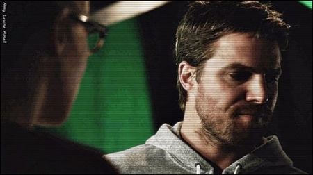 ✚ Sa auzim ce ai de spus# o spune simplu,dar hotarar..Oliver ne find(click; genul de om cu multe cuvinte,ci mai degraba care analizeaza si actioneaza;O sa banuiesc totusi ca esti prietenul ala al ei din copilarie# dovedeste ca a fost atent pe drum chiar daca era in
