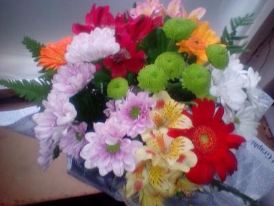 ; Buchet de flori de la Mihaela , de ziua de naștere.
