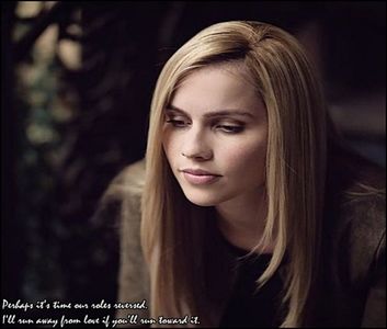 → (intră) Ooh,  hello Eleno, salut big Salvatore. (intră în bucătărie şi se apleacă spre cl.; Hope) O bunăă, little sweet heart. (îi dă cu degetul pe năsuc) Ce face nepoata mea favorită? .. and the only one :)) (se uită la Dean) Salut şi ţie.
