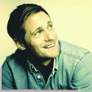 ╬ ﻉ√٥ﺎ; Auch. Asta mica e salbatica. *rade si se uita la el*