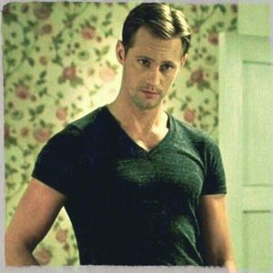 ╬ ﻉ√٥ﺎ; Corect. Asta inseamna sa ai prieteni cu familie mare. Ai de unde alege.=)))