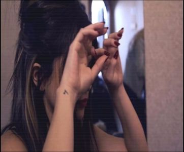 ╹░▏☘ 　 　ẕ.; cu asta.  # O privește după toate cele spuse, observându-i tăcerea cât și; chipul gânditor pe care l-a preluat. Nu știu de tine, dar ideea asta mă neliniștește, oarecum.
