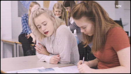 ▬ "Păi.. hotelul la care lucrez are niște locuri libere, dacă ești de acord cu posturile; e ok&quot; ridic din umeri și zâmbesc când chelnerul îmi aduce cafeaua, sorbind o gură din cească, lăsând-o apoi pe masă &quot;Obișnuita, dar obositoare&quot;
