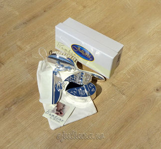 set-perie-pieptan-bambino-casetute-bucla-dintisor-bambino-199lei (1); Cadou de botez pentru fetita sau baietel, set perie pieptan argintate in cutie eleganta www.ejuliana.ro
