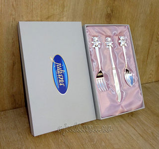set-tacamuri-argintate-cutie-cadou-fetita-119lei (2); Cadou de botez pentru fetita, set tacamuri argintate in cutie eleganta www.ejuliana.ro
