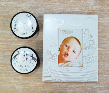 Cutiute-rama-prima-bucla-primul-dintisor-noah\; Cadou de botez pentru bebelusi, Pentru a comanda vizitati magazinul online www.ejuliana.ro sau confirmati stocul la numarul de telefon al magazinului Juliana din Bucuresti 0785232325

