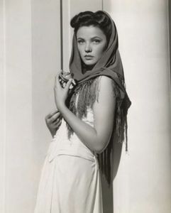 Gene-Tierney-gene-tierney-15710317-403-500