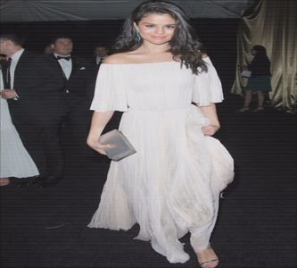 ╰k̷̷e̷̷e̷̷p̷ ̷♥̷ɓuıʇɥɓıɟ.;  Credeam că zici de Bieber. :))))