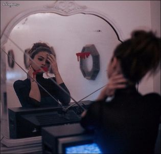 - Oricum eu vorbesc în română și ăia nu știu română .. deci.. =)) cl.; și că tot ai spus de Mimi =))) ce i-a făcut frate lu” Vural de o fac toți c*rvă?! =)) poate știi tu, că eu n-am nici cea mai mică idee =))
