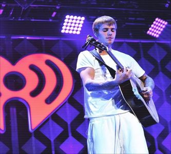 ╰k̷̷e̷̷e̷̷p̷ ̷♥̷ɓuıʇɥɓıɟ.; Mâine o să ajungă actele de divorț... doamna mea dragă.