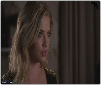 »; ;;intră uitându-se pe acolo;; e drăguț;;) ;;se uită spre pat;; niciodată nu-l faci, așa-i?:))