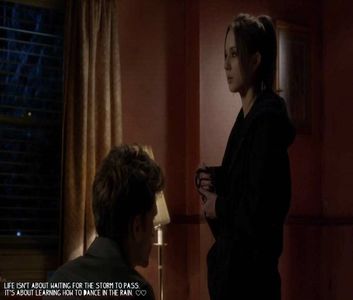 ϟ☾.єครt ☼F Eᴅᴇɴ ☪☂.  [cl] aa , ok ..  m-am întâlnit cu ea și apoi a apărut și Wren și avea telefonul; la el , cică l-ar fi uitat la spital când a vizitat ruda asta plus nu știu mi s-a părut că se purtau ciudat , dar poate doar mi s-a părut ..
