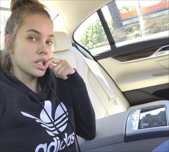 ╰k̷̷e̷̷e̷̷p̷ ̷♥̷ɓuıʇɥɓıɟ.; Si nu i loc de lanturi si razboi