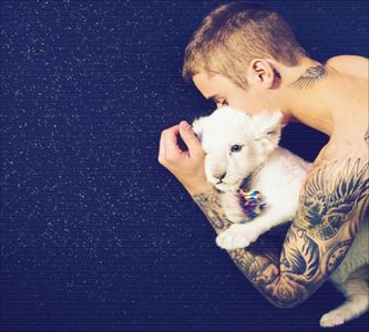 ╰k̷̷e̷̷e̷̷p̷ ̷♥̷ɓuıʇɥɓıɟ.; Așa mi te adresezi, dragă domnișoară? #Mărie. * se duce la ea și o; ia în brațe punându-și capul pe pieptul ei.* Consolează-mă cum știi tu mai bine. :( #Crissa
