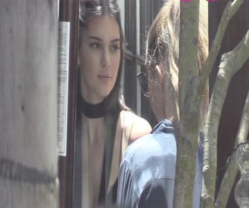 — c̮r̮u̮e̮l̮♥̷ǝɔuǝʇsᴉxǝ.; Acum le ascult, mulțumesc eşti o drăguță! #Rosa. Bunăă,; bine, tu ce faaaci? #Andie. Păi nu, că dacă mai ai nevoie şi de altceva poți să-mi zici. *îl alintă ca să-i treacă supărările.* #Crissa.
