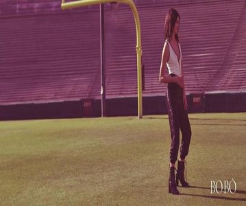 — c̮r̮u̮e̮l̮♥̷ǝɔuǝʇsᴉxǝ.; Aici sunt dragă.:3