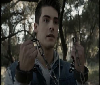 ♡ ∞┇;  [cl][# observă mica ei ezitare , dar nu spune nimic . știu , oricum nu ai fi putut să faci; nimic atunci ..[#zâmbește scurt . deci .. ce vrei de băut ?!
