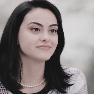 - Saal , cinevaa? *se uita prin jur*