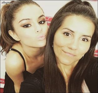 - Ă, nu mai știu exact, dar știu sigur că a făcut ceva :)) ;; serios? :O cl.; vreau și eu să văăăd :o și mie îmi place să fac clipuri și să editez tot ce prind :))))
