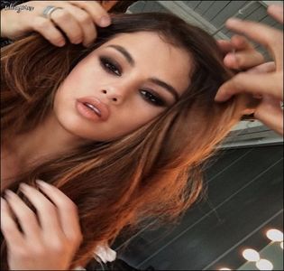 - Sărbătorim, ce dacă suntem doar noi? =)))