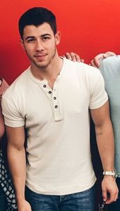 ab9411e0fe436a4d7e516bc69df49921--jonas-brothers-nick-jonas