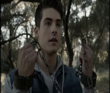 ♡ ∞┇; [cl][#ajunge în dreptul ei .pe aici [#o lasă pe ea să o ia în față în direcția care o zisese .; n-aș vrea să redeschid subiectul,dar chiar mă mir că n-ai fost cu nimeni, sigur trebuie să fi fost cineva în limbă după tine .. la cât de frumoasă te-ai făcut [#ultima parte mai mult îi scapă
