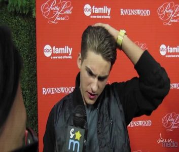 ♡ ∞┇; oh .. ok .. [#se uită la ea . da , era .. aproape ca și cum am fi făcut asta întotdeauna ..