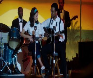 — ❞Le este frică că ne vor pierde. Asta mi-a zis tata când eram mai mică. Îi este frică că îl; voi lăsa pentru primul hăndrălău apărut în fața mea și nu va mai fi singurul bărbat din viața mea. Și eu nici nu îi fac probleme tatei. Cât despre Aria, e altă poveste.❞ Râd scurt.
