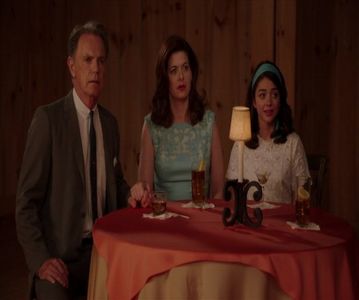 — ❞Mă sperii!❞ Strig în joacă spre el când zice de momentele lui când gândește cu partea; lui bărbățească. Când rostește răspunsul care, normal, era unul negativ mă strâmb vizibil. ❞Tot Mona e de vină și aici?❞ Îl întreb în glumă.
