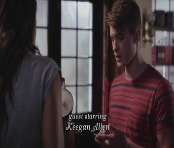 ♡ ∞┇; [cl] de ce te sperii ? [#se uită la ea . da , tot ea .. înainte de Mona , am avut un; mare crush pentru cineva, dar niciodată nu s-a ajuns la nimic ..
