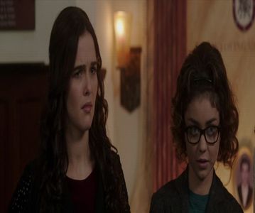 — ❞Nici măcar mie? Eu nici nu îi mai cunosc pe majoritatea.❞ Mă apropii încet de el sperând; să îl fac să îmi zică numele ăla.
