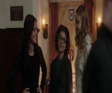 — ❞Dar nu am zis că voi fi sau că vreau să fiu cu el.❞ Îl lămuresc pentru că nu voiam să; înțeleagă altceva. ❞Doar îmi place.❞ Zâmbetul îmi piere când pomenește numele lui Allison. ❞Am auzit și eu despre Ali. Mi-a părut foarte rău.❞
