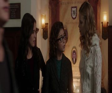 — ❞Pe mine mă cam chinuia când eram mică dar mna.. mereu am fost geloasă pe ea deoarece; era așa curajoasă și plăcută de restul persoanelor.❞ Stau puțin pe gânduri și adaug. ❞Probabil îmi voi căuta un job pe la o cafenea sau voi sta în casă citind.❞
