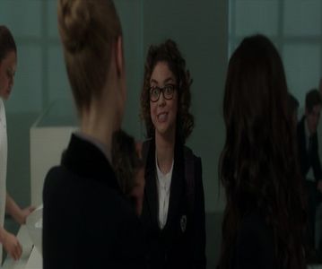 — ❞Ți se pare că eu mă pot compara cu alte persoane? Mie nu îmi place înghesuiala de; la petreceriel voastre. Dar poate de dragul tău voi încerca să îmi placă.❞ Zâmbesc.
