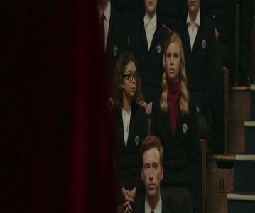 — Las subiectul cu balurile baltă și dau din cap în semn că da. ❞Mi-ar face plăcere.❞