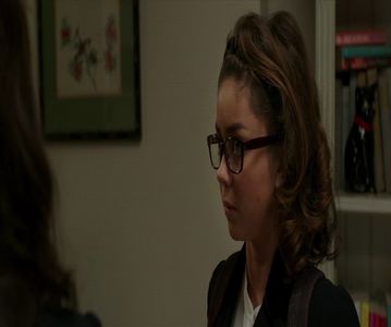 — ❞Mama și tata vor fi încântați să vadă că deja am cu cine să îmi petrec timpul.❞ Surâd; și pornim spre casa mea.
