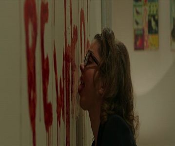 — ❞De ce nu ar fi încântați? Ești unul dintre puținii prieteni pe care i-am avut.❞ Surâd scurt; și adaug. ❞Ce ar putea crede?❞
