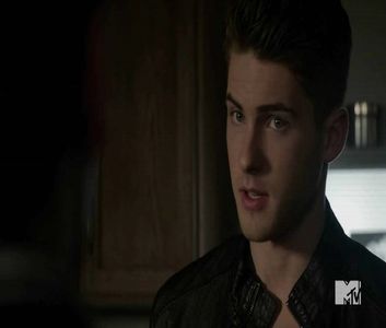 ♡ ∞┇; [#se uită prin cameră . chiar că nimic.. o să o lași așa sau faci ceva schimbări la ea ?