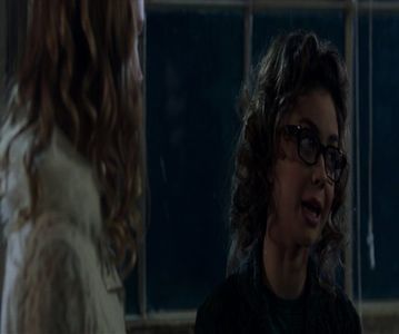 — ❞Probabil că nu. Voi mai adăuga poze dar nu cred că voi face vreo schimbare majoră.❞; Mă duc spre birou și observ că prajul fusese șters deja. Probabil mama a făcut curat. Mă întorc spre Mike și îi zâmbesc. ❞Așează-te..❞ Îi recomand făcând semn spre pat.
