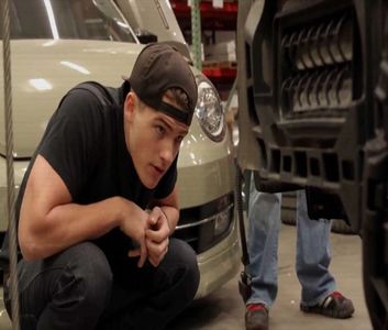 ♡ ∞┇; [cl]  defapt da , dar glumeam doar acum .. [#ia pantalonii de pe jos și își ia telefonul din; buzunar lăsându-i să cadă la loc pe jos , își pune telefonul pe noptieră și se bagă ușor lângă ea sub pătură .
