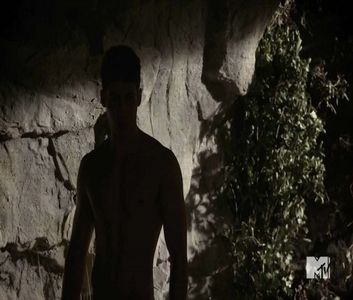 ♡ ∞┇; [cl] [#râde scurt . așa se pare .. noapte bună ..[#o pupă pe frunte și se uită la ea; înainte să închidă și el ochii .
