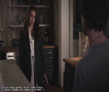 ϟ☾.єครt ☼F Eᴅᴇɴ ☪☂.  [cl] [# se plimbă pe stradă , fiind mai mult atentă la telefon intră-n Toby .; scuze .. [# își ridică privirea . oh Toby heii .. încă odată ..scuze ..
