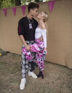 zara-larsson-wtih-her-boyfriend-brian-h-whittaker-at-backstage-on-wireless-festival-in-london-07-07-