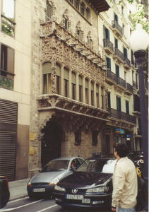 Palau Baro de Quadras pe Avinguda Diagonal; Construit în 1904-1906
