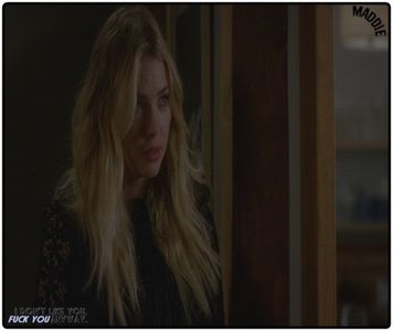 »; ;;răspunde la mesaj;; -Probabil nu mult;;) Dar dacă promiți că-ți dai telefonul clk;;; pe silențios ca să nu te trezesc dacă adormi, îți voi scrie când ajung;;) - ;;aude ce tocmai a zis Aria; se uită la ea;; :o ua:o și ce i-ai spus? :))

