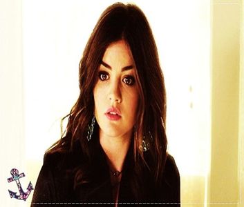 ┇» oh my God.. Mike.. (merge la el şi-l strânge în braţe) It s gonna be ok.. you still have me.
