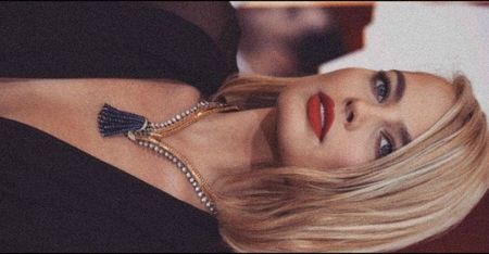 ━ HoldingHands╭got Margot Robbie♡.