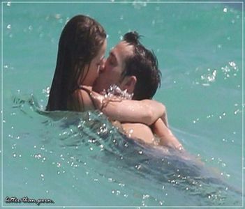 ∵∴ʷ͠ʳ͠ᵉ͠ᵃ͠ᵏ ͠ʰ͠ᵃ͠ᵛ͠ᵒ͠ᶜ͠ ❜☇ * O acoperă cu săruturi moment în care o și pă;trunde lent, adânc cl; și în întregime, menținând astfel acest lucru printr-o mișcare de du-te vino. :))
