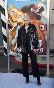 Jessie+J+Screening+Ice+Age+Collision+Course+qDSxZoIlo45l
