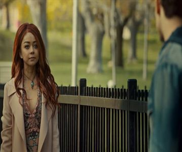 — Mă încrunt amuzată. ❞Dacă florile mele au pățit ceva jur pe toți sfinții că o să o pățești; grav.❞
